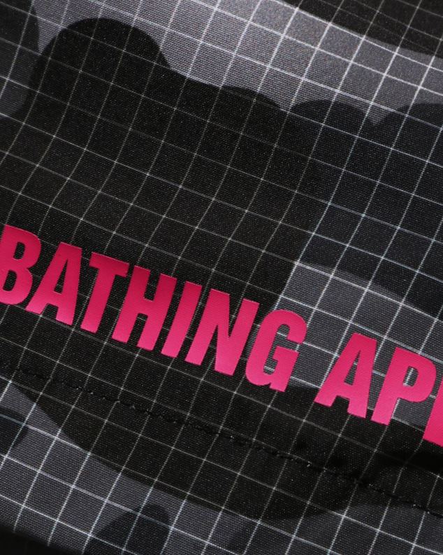 црн Жене A Bathing Ape мрежасте маскирне хлачице J4280899