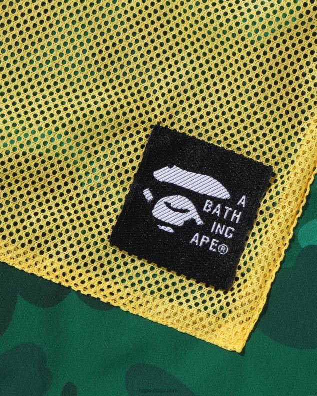 смарагд клинци A Bathing Ape шортс са мрежастим џеповима у боји маскирне боје J42801596