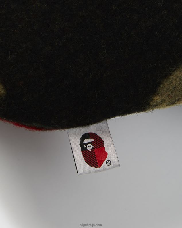 јарко црвена мушкарци A Bathing Ape к јастук за главу богат вуном J4280580