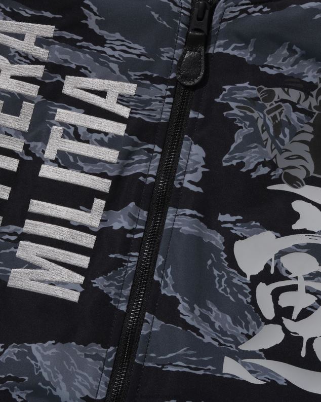 црн мушкарци A Bathing Ape тигер цамо лонг ма-1 J4280326