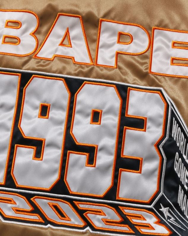 злато мушкарци A Bathing Ape најлонска универзитетска јакна J4280181