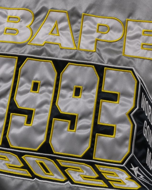 сребро мушкарци A Bathing Ape најлонска универзитетска јакна J4280182