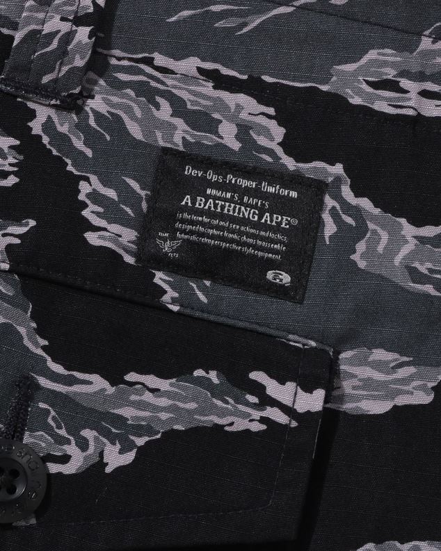 црн мушкарци A Bathing Ape тигер цамо опуштене војне панталоне J4280335